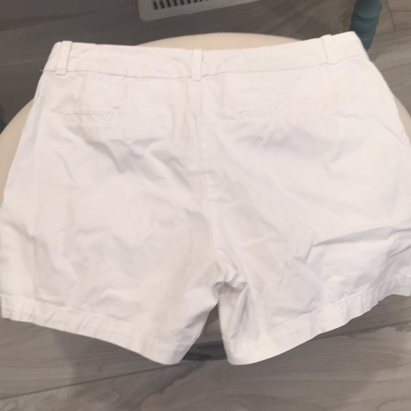 Dockers White Shorts - Picture 2 of 4